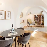 Apartment Marktplatz-residenz - 110 M Vom Traunsee Gmunden